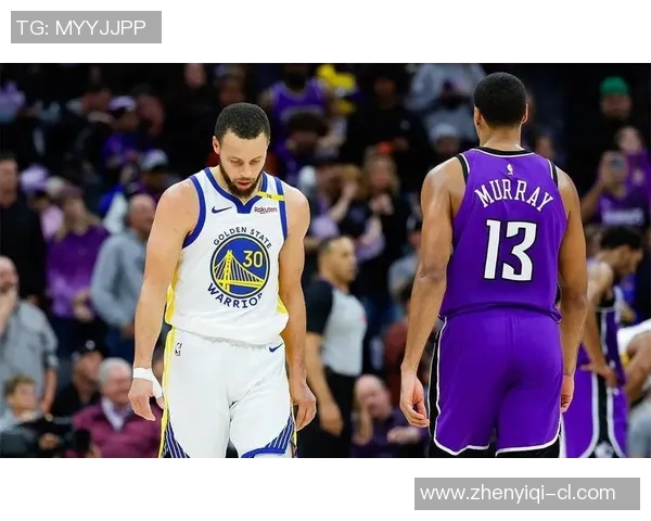 库里场上这一举动引发球迷热议 引爆社交媒体评论区 库里场上这一举动引发球迷热议 引爆社交媒体评论区